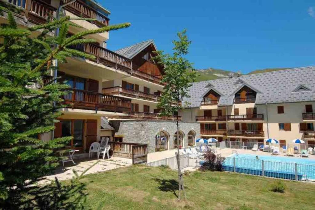 Logement 4/6 Personnes A La Montagne Avec Piscine Apartment Saint-Sorlin-dʼArves Екстериор снимка